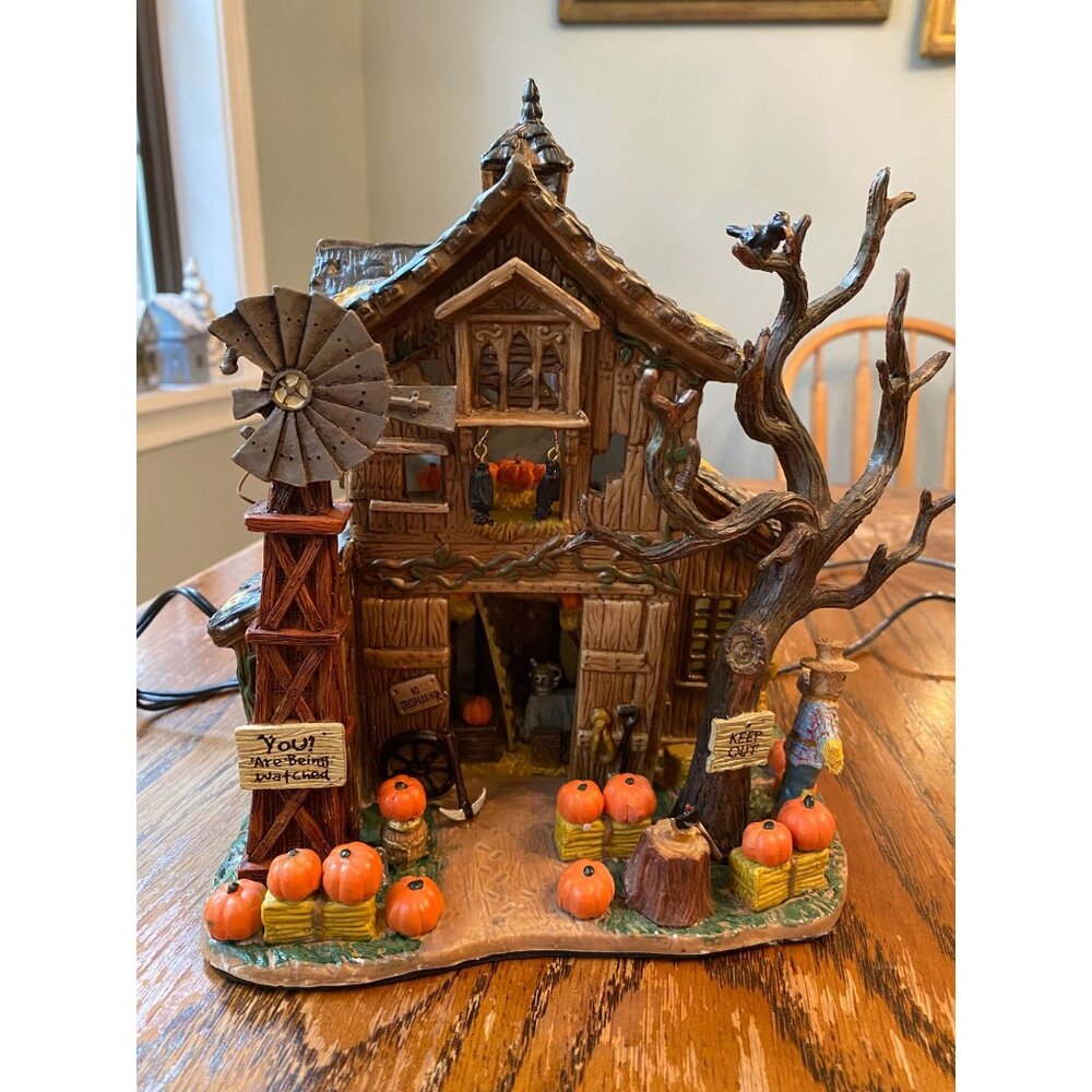 Lemax Spooky Town Collection "Creepy Barn" Lighted Halloween Building With Pumpk